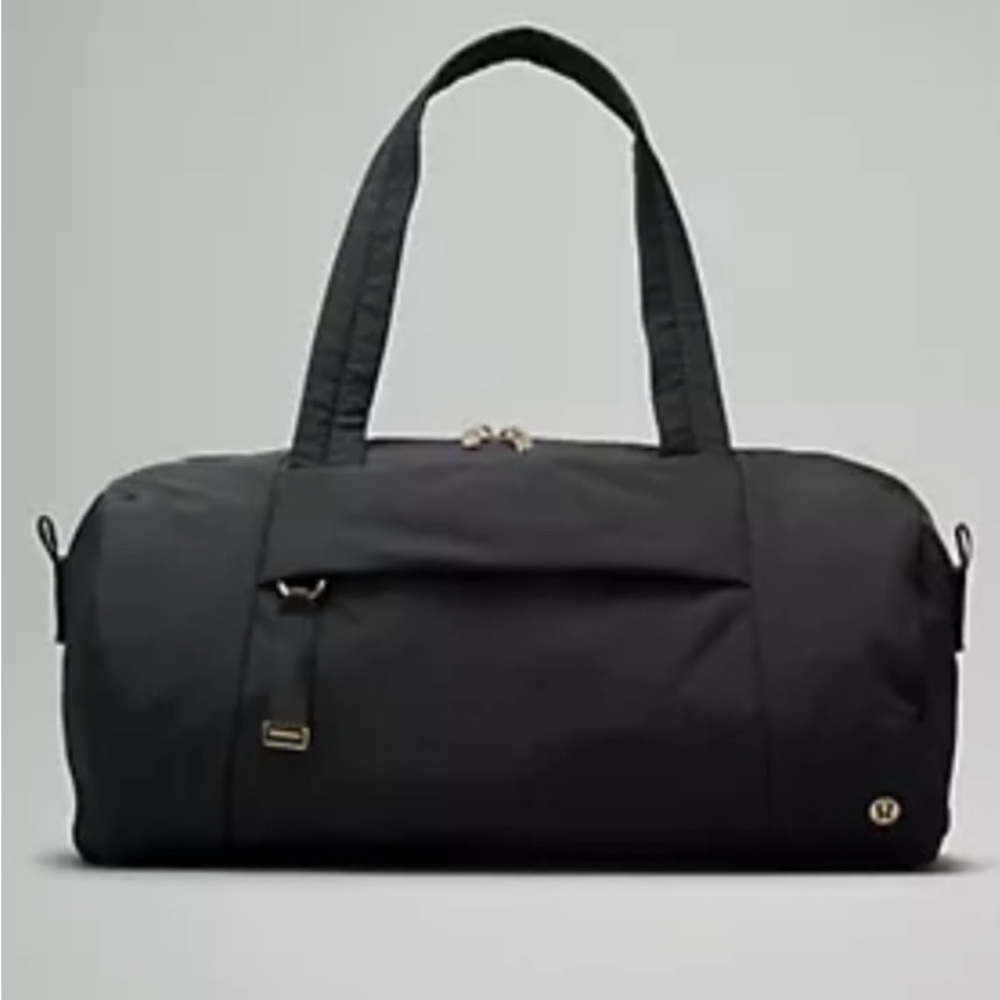 Lululemon On My Level duffel